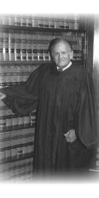 S. Arthur Spiegel, American federal judge., dies at age 94